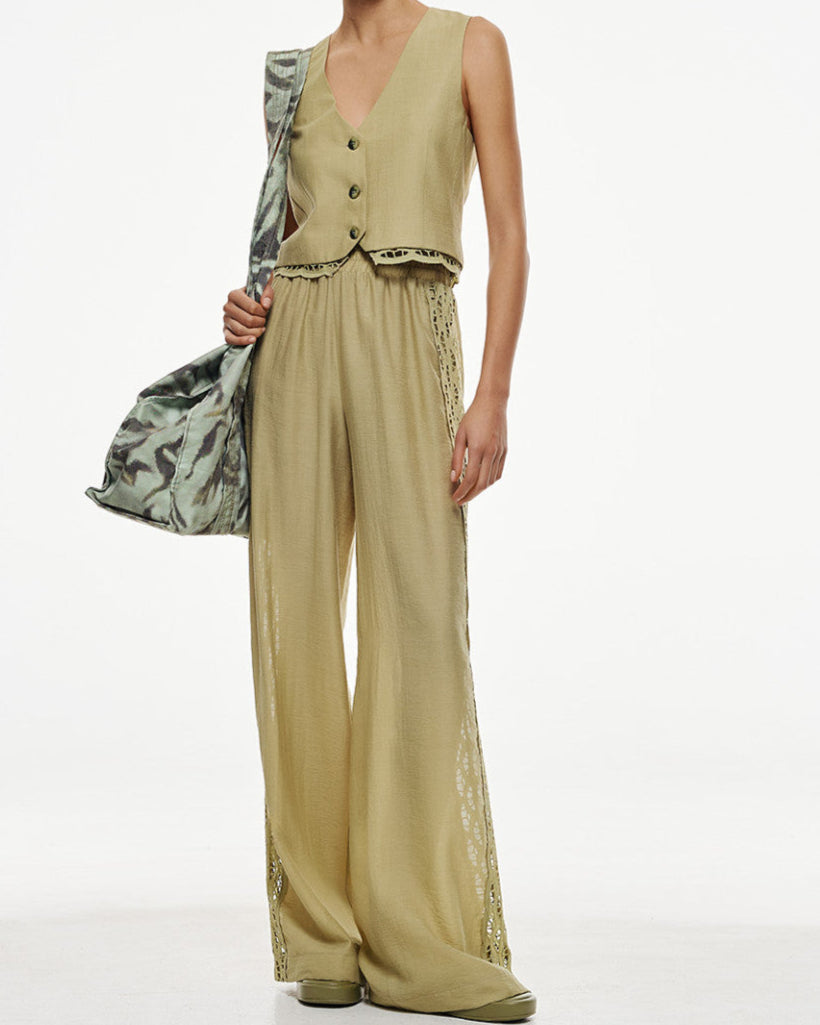 Vest-top set with perforated hemline