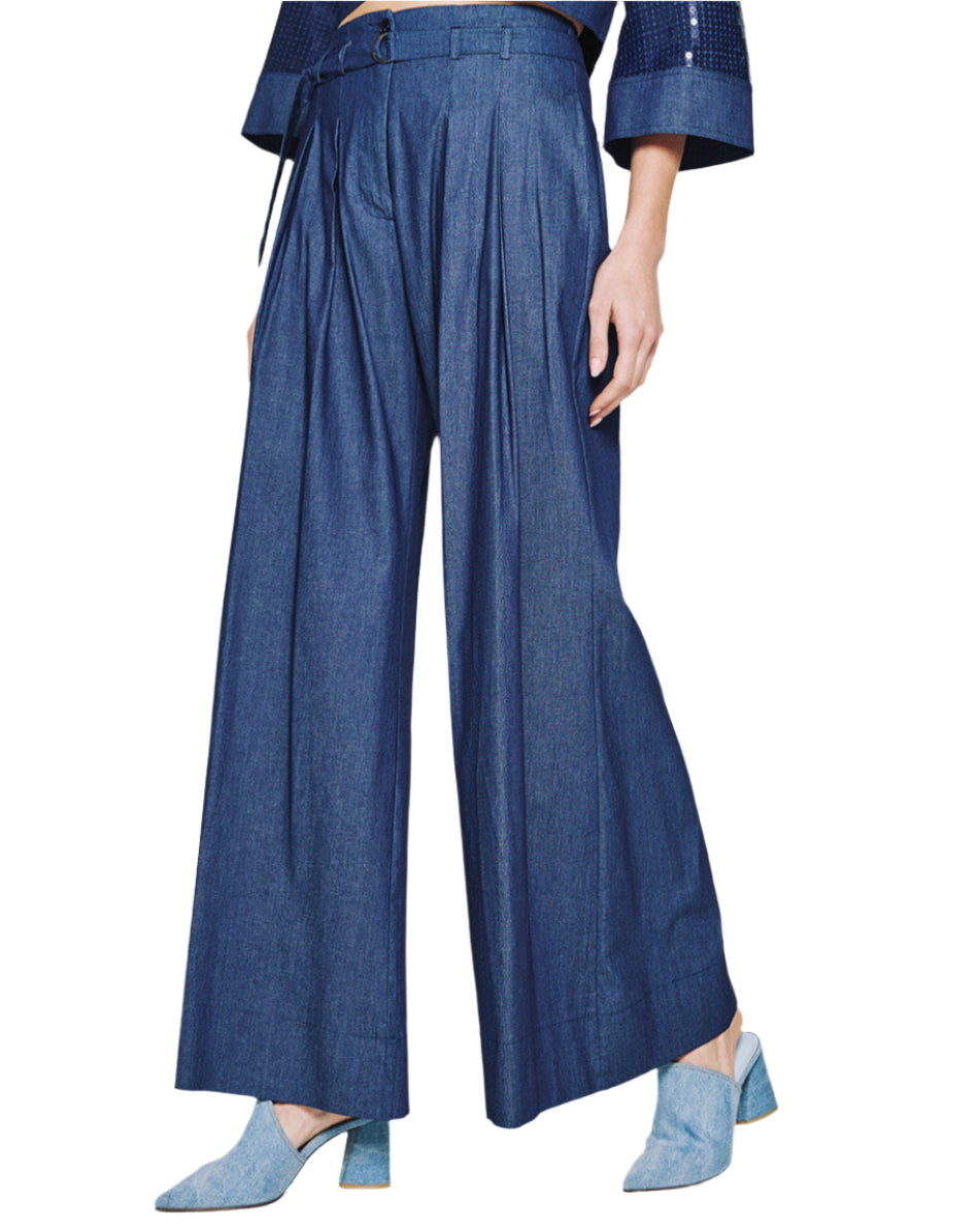 High-waist denim pants with a belt