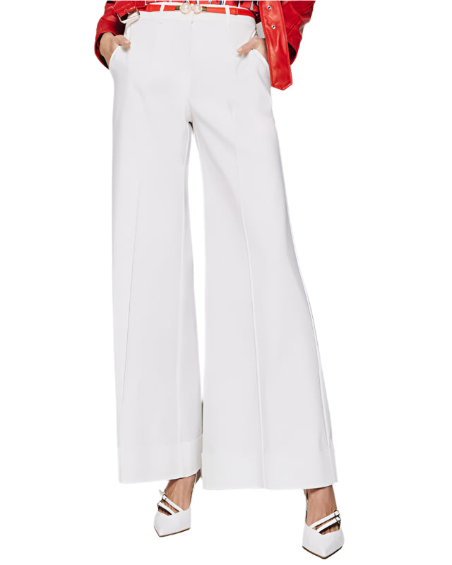 High-waist design for a flattering pant